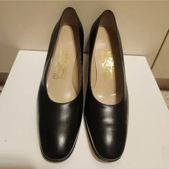 Salvatore Ferragamo Black Leather Classic Block Heel Pumps Sz 6.5 B Ret. $695 - Picture 6 of 9